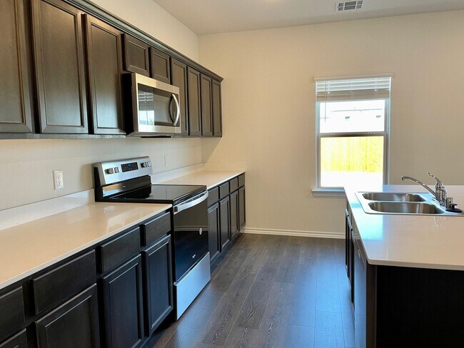 Building Photo - 4 Bed 2.5 Bath House For Lease in Sherman, TX!