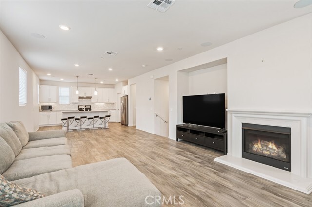 Primary Photo - 14714 Sherman Way