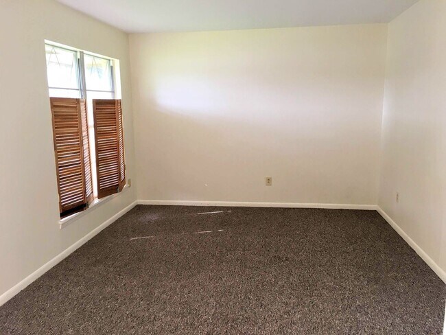 Foto del edificio - 3 br, 2 bath House - 1001 Burkshire Drive