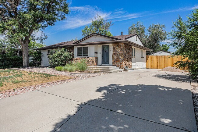 Building Photo - Completely Updated 3-Bedroom Home in North...