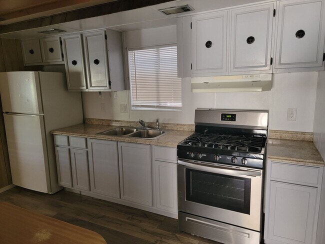 Building Photo - Large 2 Bedroom Mobile Home In Bullhead City