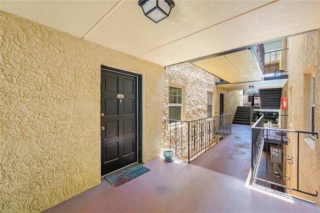Building Photo - 5306 Santa Rosa Ct