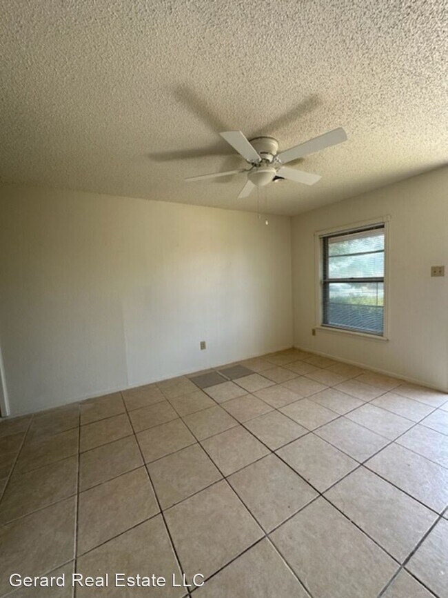Foto del edificio - 2 br, 1 bath House - 1041 Presidio Drive