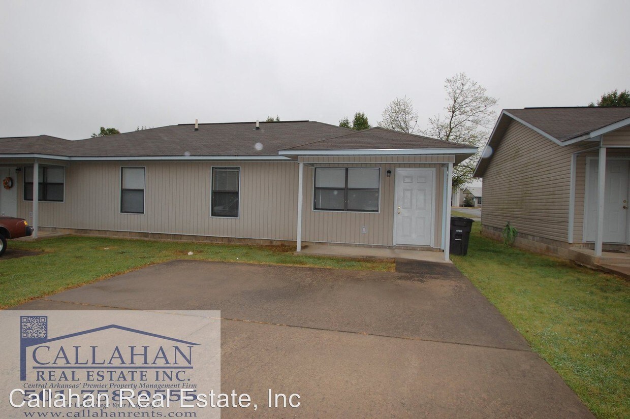 Primary Photo - 1004 Ruth Ann Dr