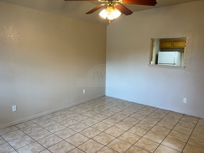 Foto del edificio - 1503 Nicholas Cir