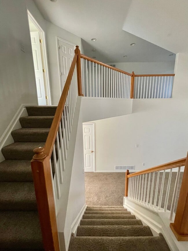 Foto del edificio - Spacious & Bright 3 Bedroom Home in East L...