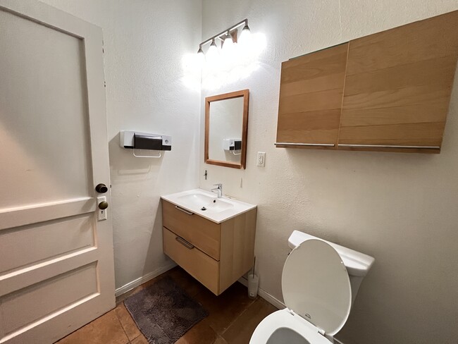Building Photo - 3021 Van Buren Pl