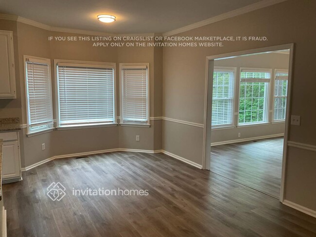 Building Photo - 1670 Windcrest Dr SW