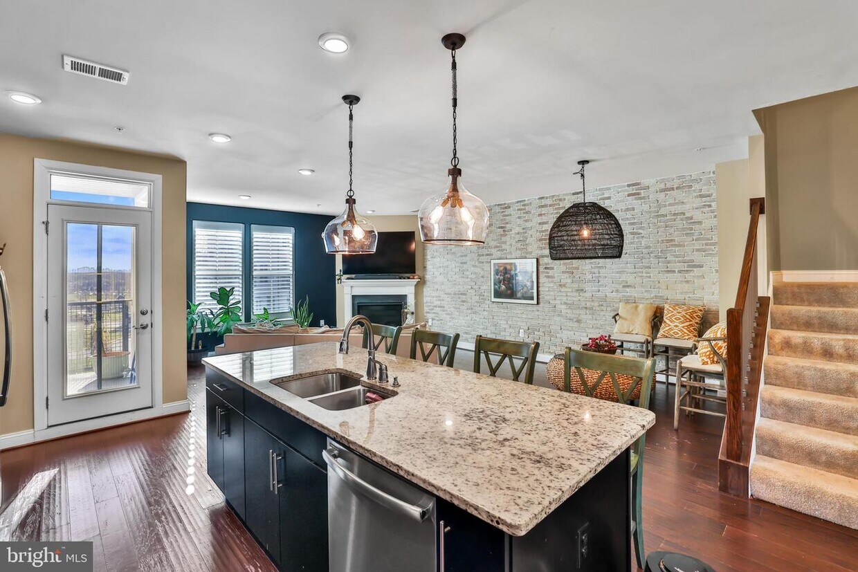 3310 Tribune Ct Unit F, Hyattsville, MD 20782 Room for Rent in