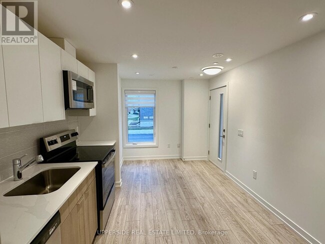 Building Photo - 30 Calamint Ln.