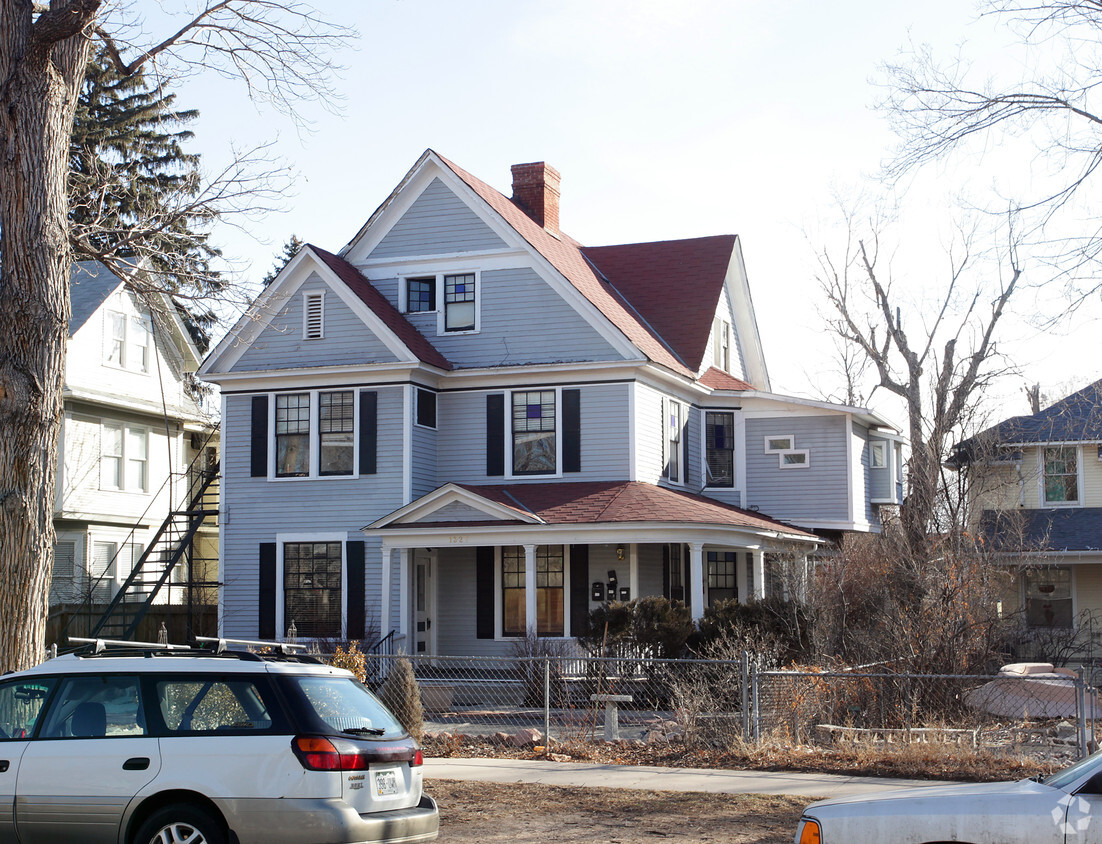 Primary Photo - 1327 N Nevada Ave