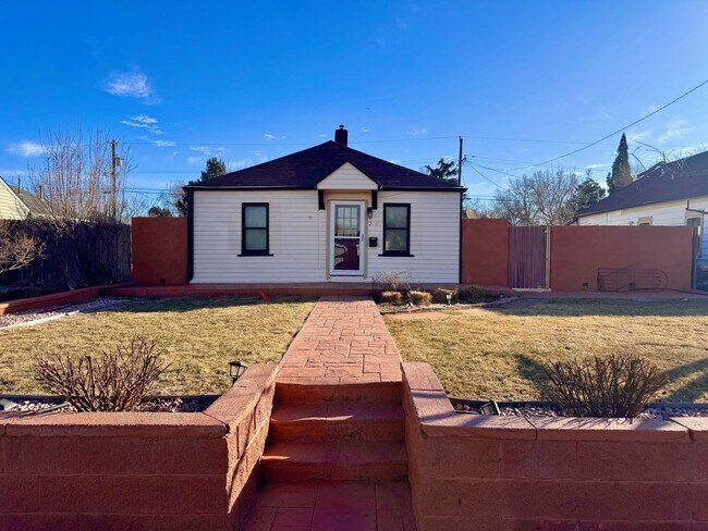 Foto del edificio - Move-In Ready 4BR Home with Finished Basement, Flex Space & Large Yard