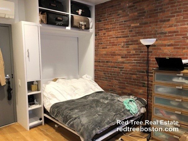 Building Photo - 144 Bowdoin St