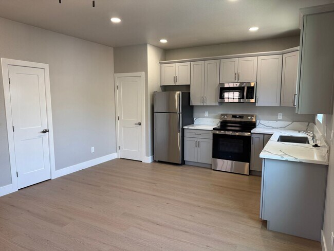 Foto del edificio - New Downtown Construction 650 Sqft. 1 Bedr...