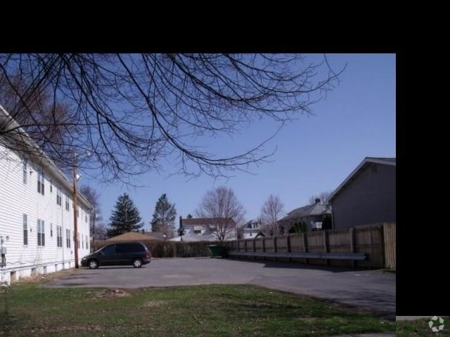 Building Photo - 99 Maffett St