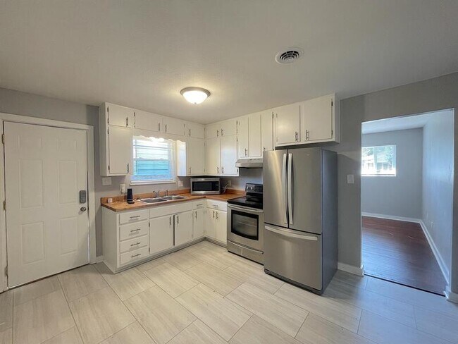 Foto del edificio - 411 S Gray St