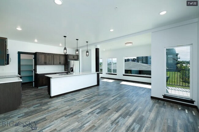 Foto del edificio - New Construction Luxury Condo