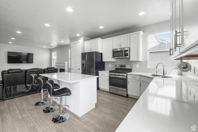 Foto del edificio - 13099 Twisted Oaks Dr