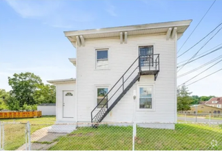 Building Photo - 104 1st St
