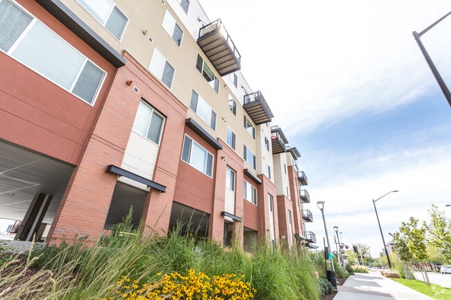 Building Photo - Old Town Flats