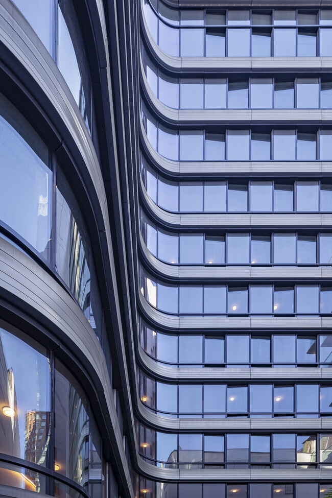 Building Photo - Oskar Luxury Apartments