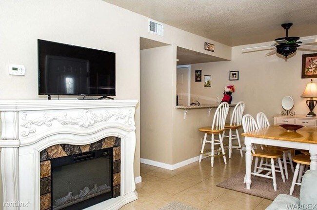 Building Photo - 1 br, 1 bath  - 1800 Clubhouse Dr Unit 69