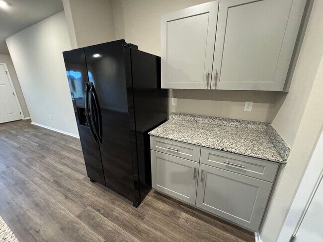 Foto del edificio - 6507 NW Vandergriff St
