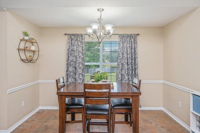 Foto del edificio - 422 Shoal Lake Dr