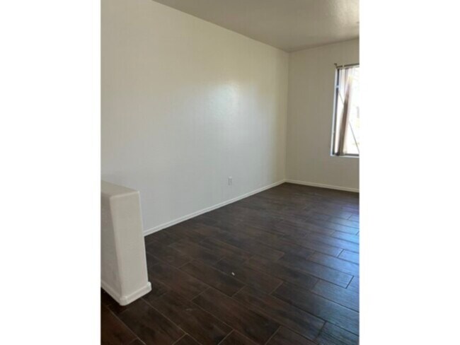 Foto del edificio - 3 bedroom 2 bath