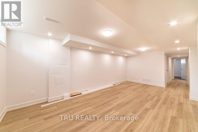 Photo du bâtiment - 2424 Iris St