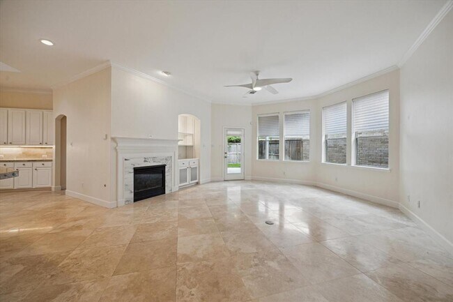 Foto del edificio - 1215 Campton Ct