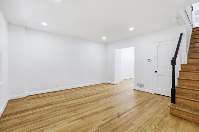 Foto del edificio - 318 Grovethorn Rd
