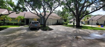Building Photo - 701 Bannock Ln