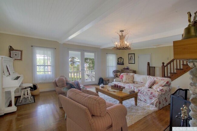 Foto del edificio - 363 Lakeview Rd