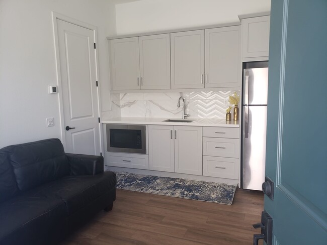 Foto del edificio - 586 Gateway Ln