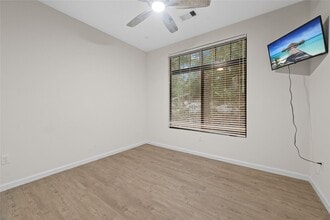 Building Photo - 71 White Oak St