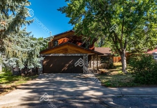 Building Photo - 1108 Parkwood Ln