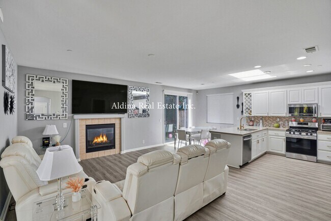 Building Photo - Monte Bella Community