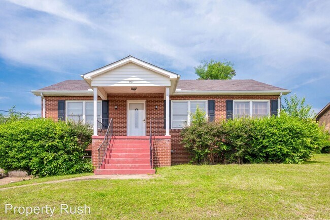 Building Photo - 3 br, 1 bath House - 807 Woodland Ave