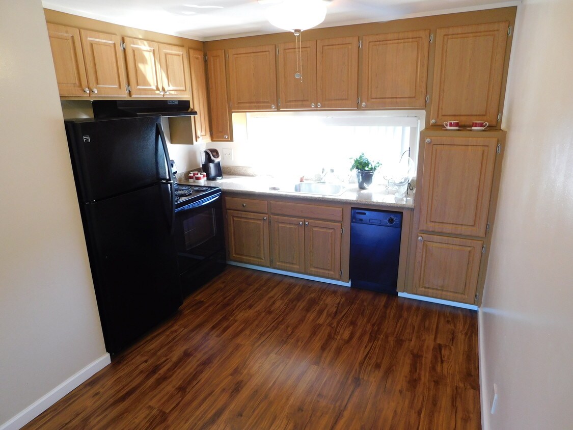 Whispering Oaks Apartments Apartments in Concord, CA