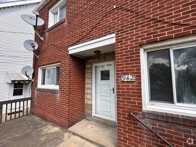 Building Photo - 942 Beaver Rd