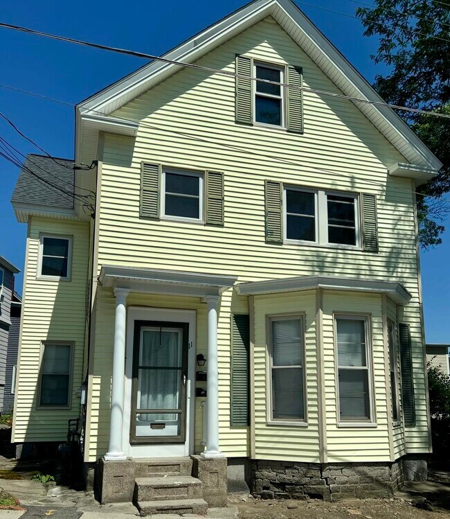Building Photo - 11 Norton St