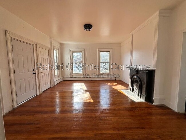 Building Photo - 16 Spaulding St