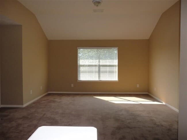 Foto del edificio - 622 Oak Hill Dr