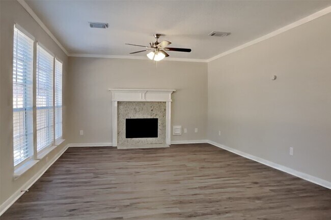 Foto del edificio - 727 Pateway Ct