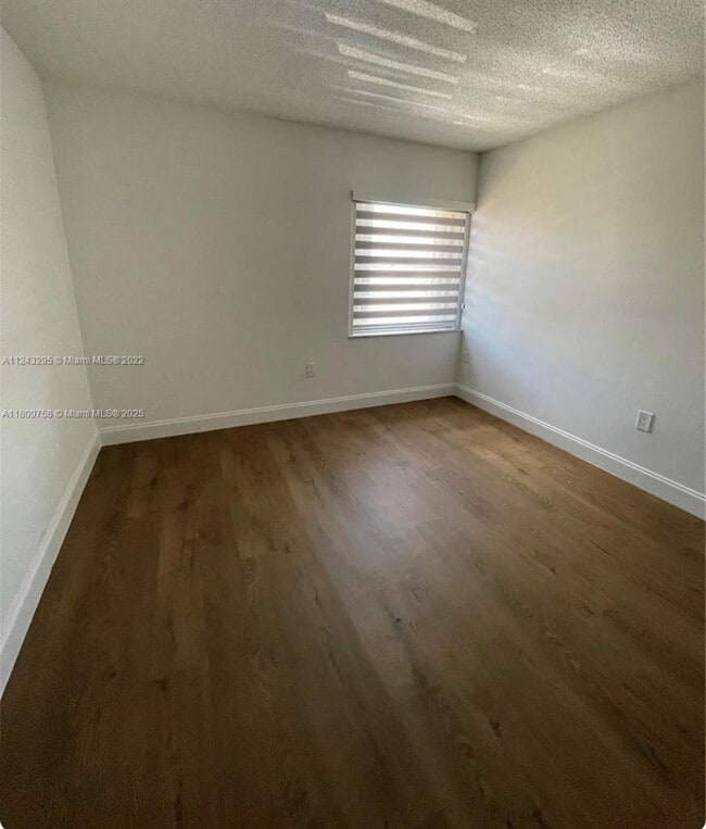 Foto del edificio - 9331 SW 4th St