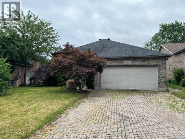 Photo principale - 945 Imperial Crescent