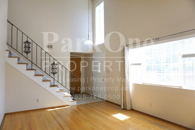 Foto del edificio - Beautiful 4-Bedroom Single Family Home with Spacious Yard | Great Location