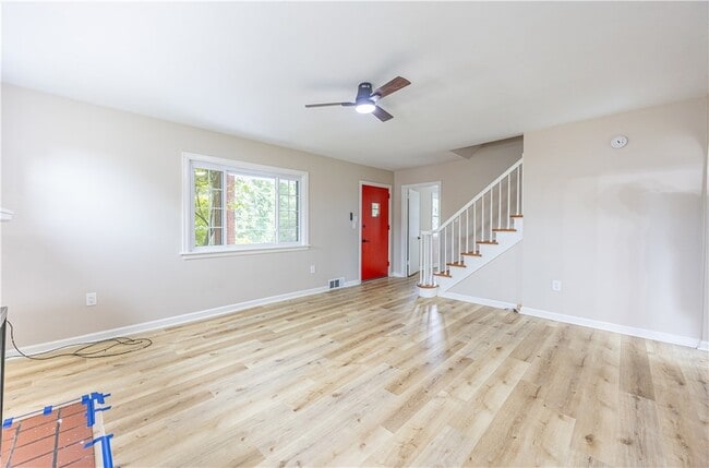 Building Photo - 552 Stephens St