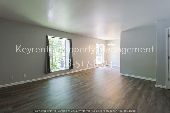 Building Photo - 2 Bed | 1 Bath Condo in Central Tulsa!